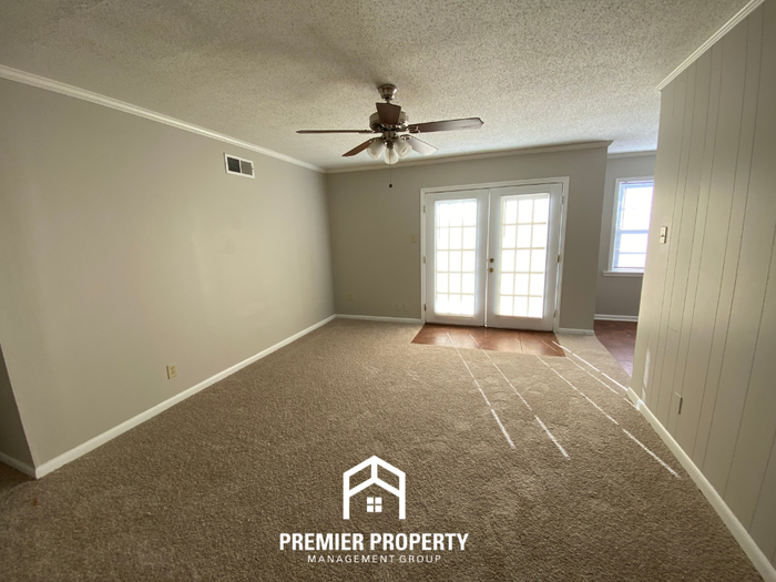 6345 Martinwood Dr - Photo 4 of 19