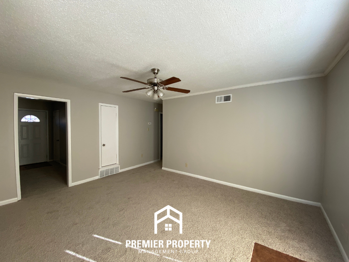 6345 Martinwood Dr - Photo 5 of 19