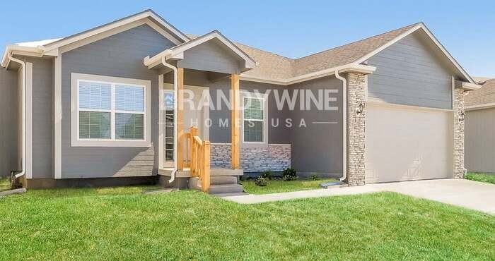 713 Poplar Cir - Photo 2 of 29