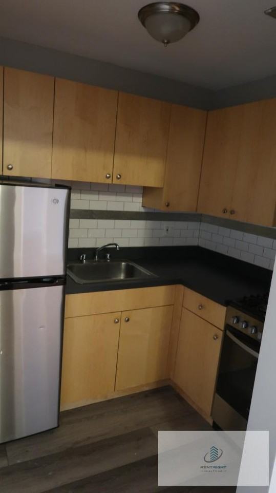 755 West Buena Avenue #104 - Photo 2 of 20