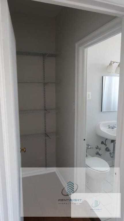 534 West Stratford Place #211 - Photo 4 of 15