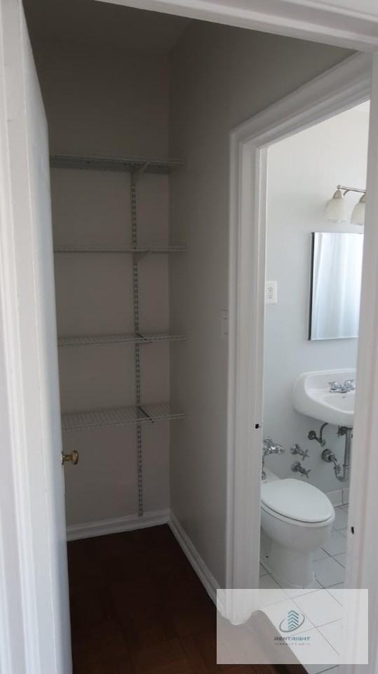 534 West Stratford Place #309 - Photo 4 of 9