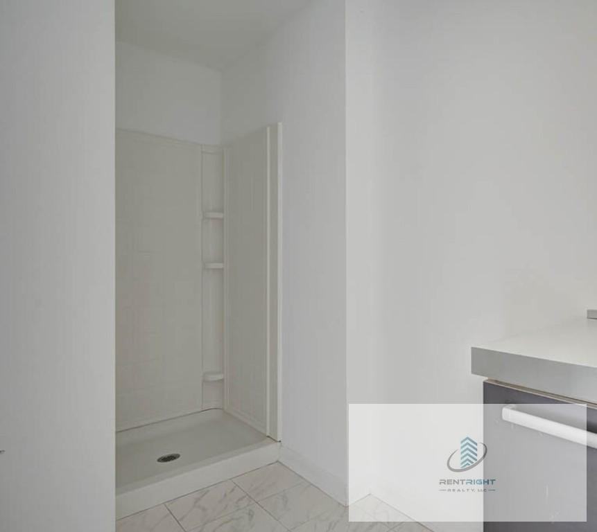 West Glenlake Avenue #3A - Photo 5 of 12