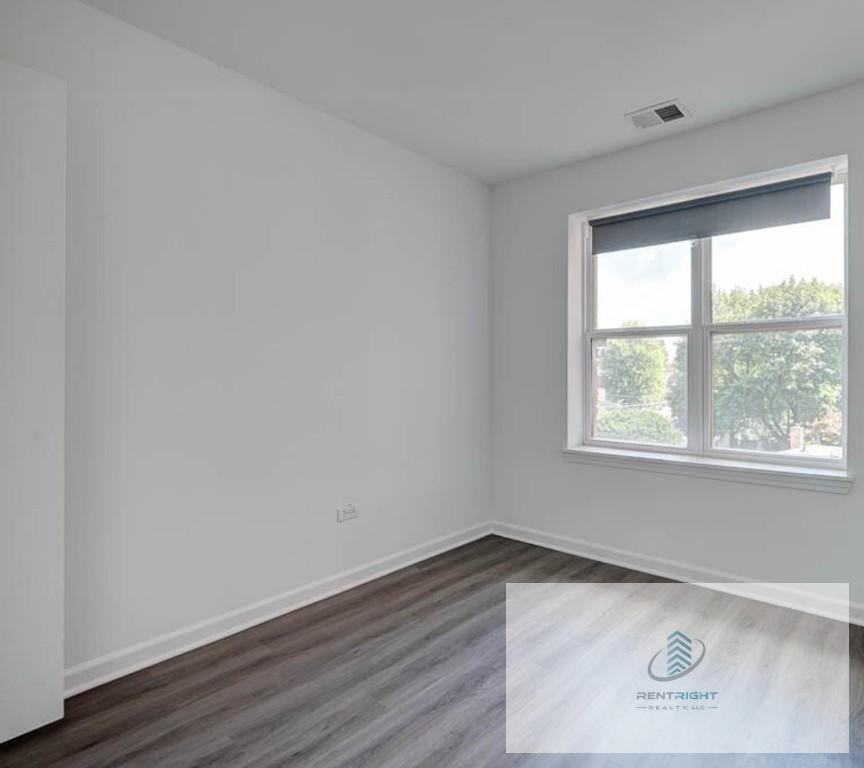 West Glenlake Avenue #3A - Photo 7 of 12