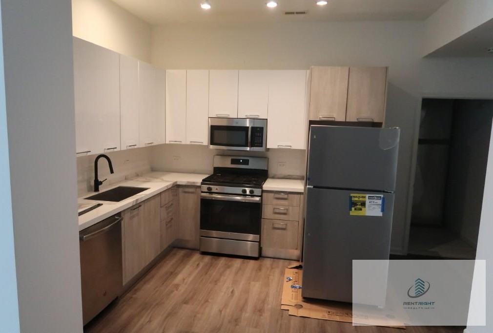 2550 S Wabash Ave #401 - Photo 3 of 20