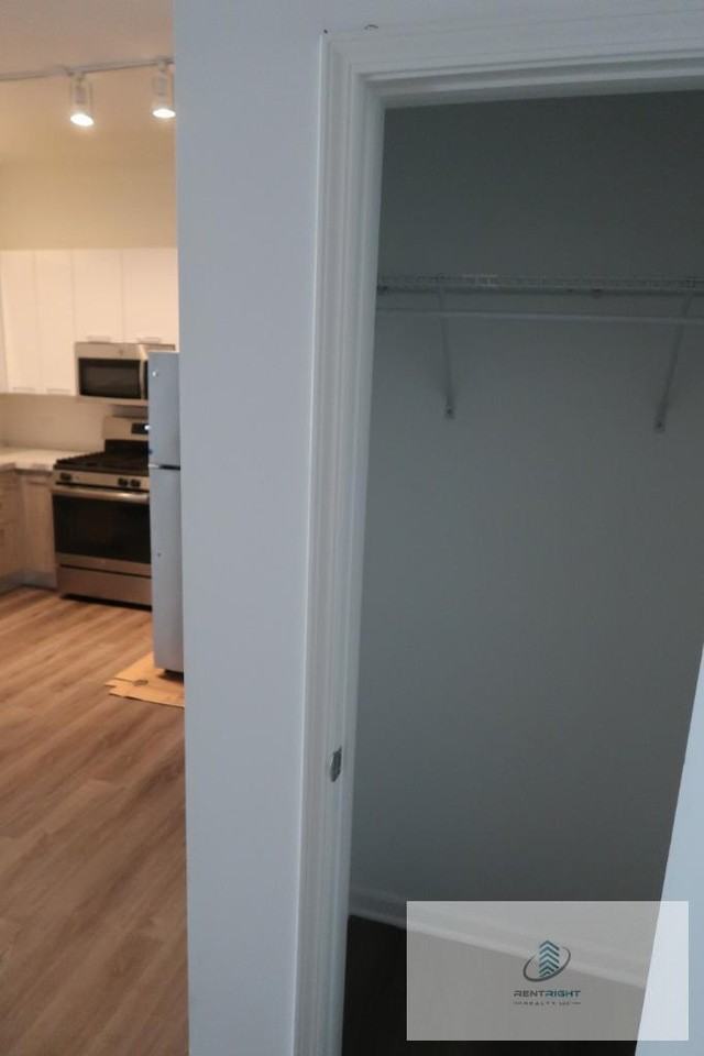 2550 S Wabash Ave #401 - Photo 4 of 20