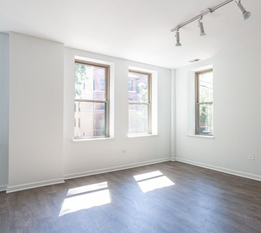 940 West Winona Street #102 - Photo 5 of 9