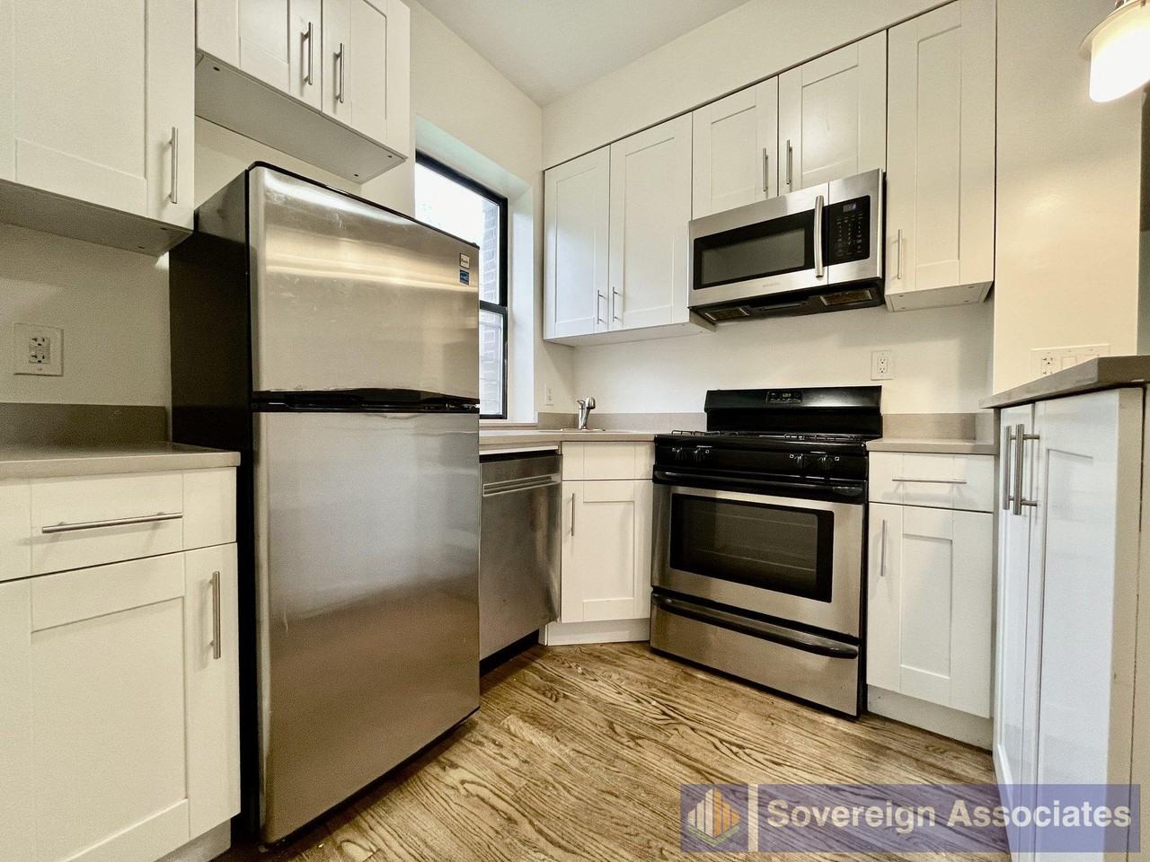 2 South Pinehurst Avenue #C1 - Photo 3 of 8