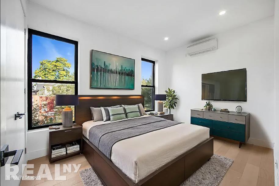 11th St #3 - Photo 3 of 11