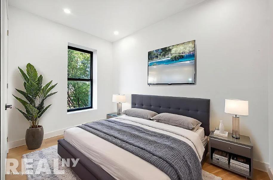 11th St #3 - Photo 5 of 11