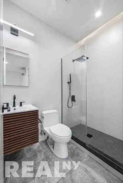 11th St #3 - Photo 6 of 11