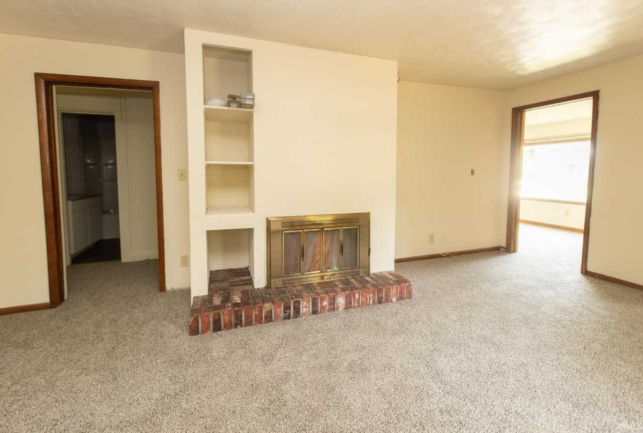 1203 South Fess Avenue - Photo 7 of 26