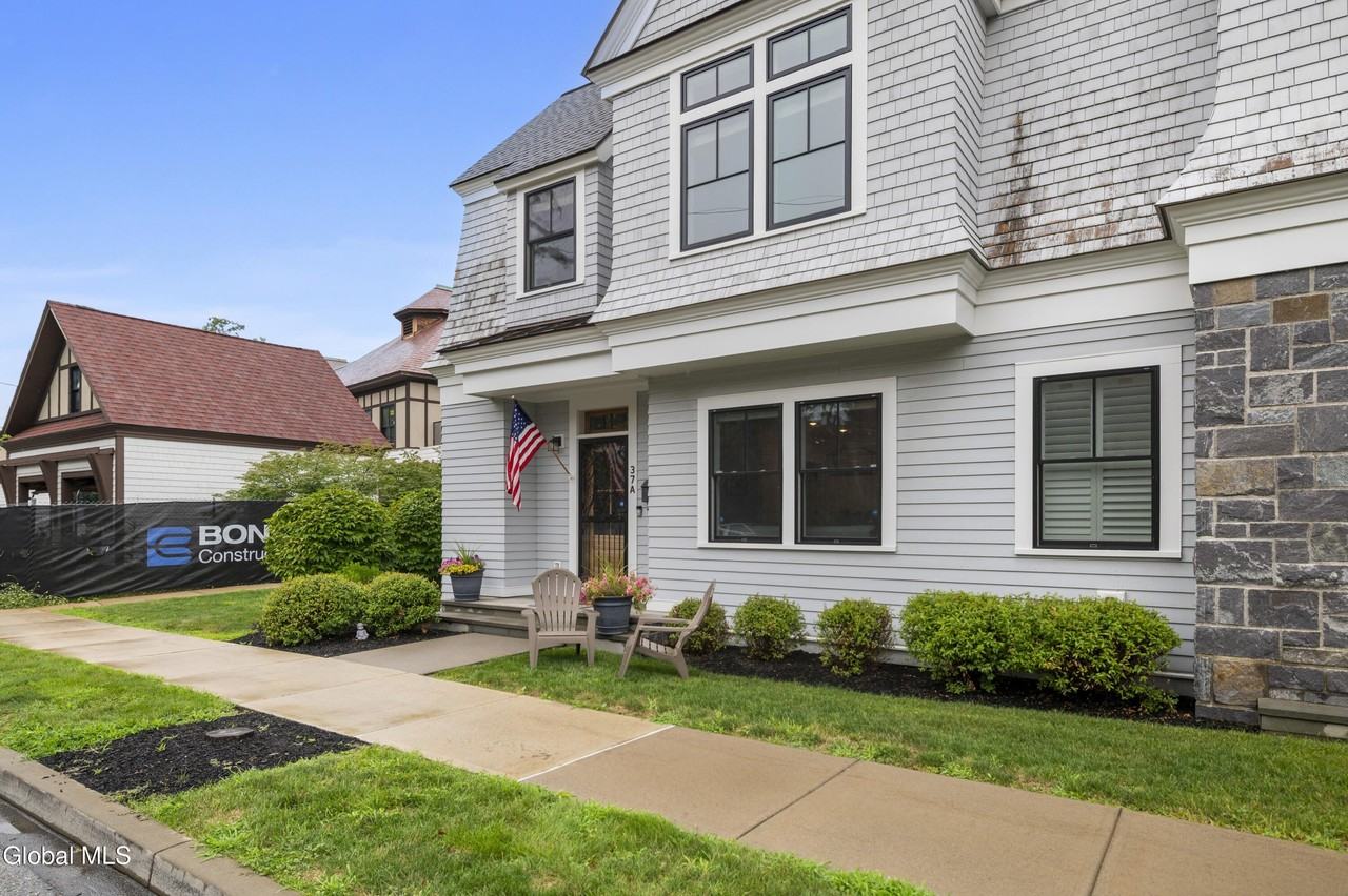 37 White St Unit 5a #5A - Photo 2 of 31