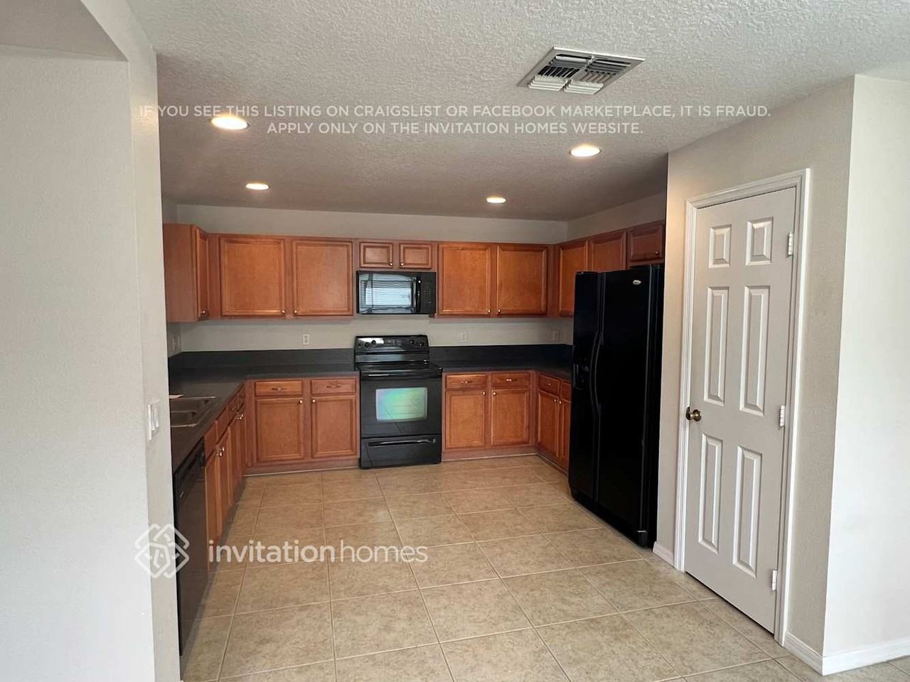 391 Sw Millard Dr - Photo 4 of 11