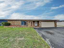 featured image of 11385 Northwest 41st Street