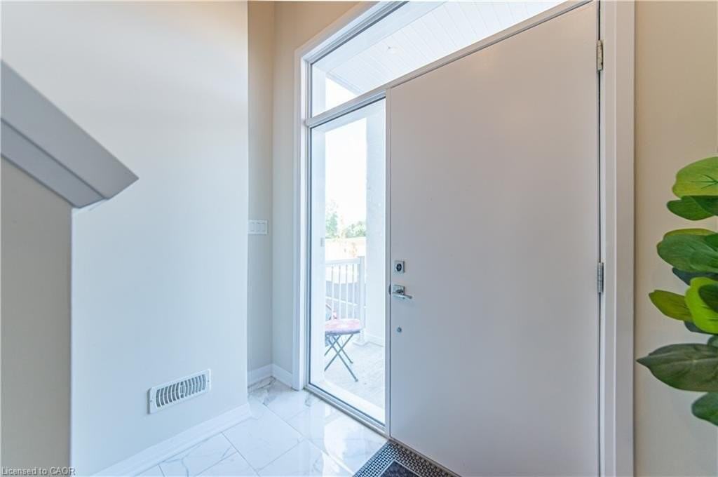 67 Progress Crescent - Photo 3 of 14