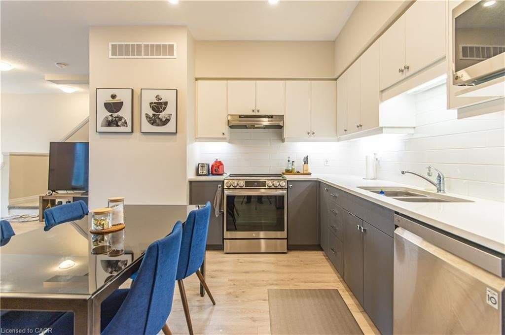 67 Progress Crescent - Photo 6 of 14