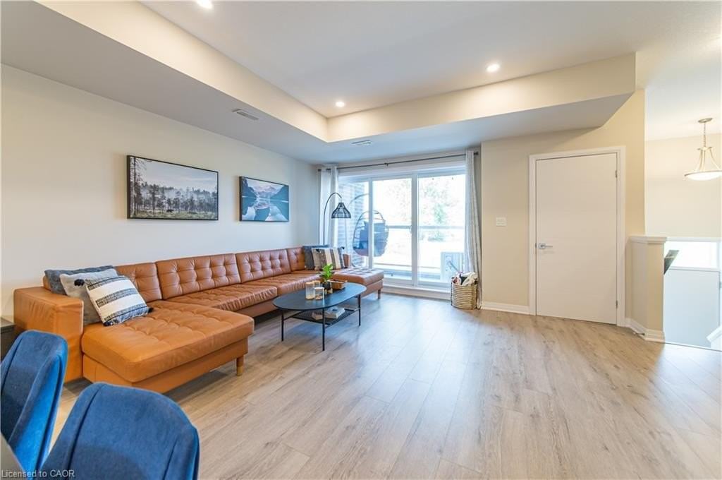 67 Progress Crescent - Photo 7 of 14