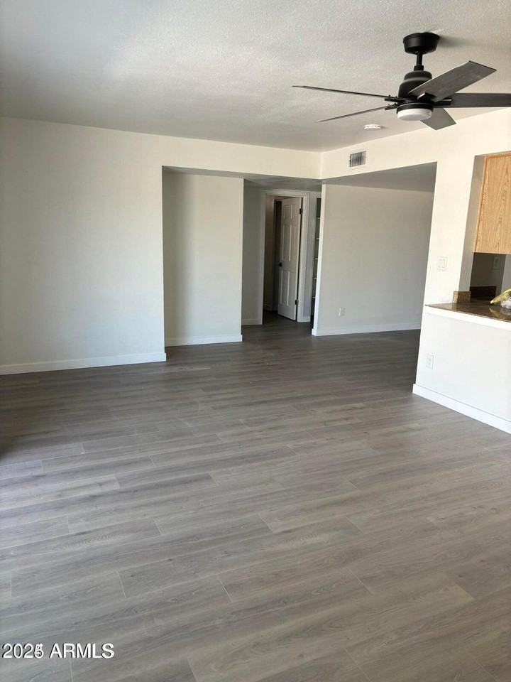 3903 S Juniper St - Photo 4 of 14