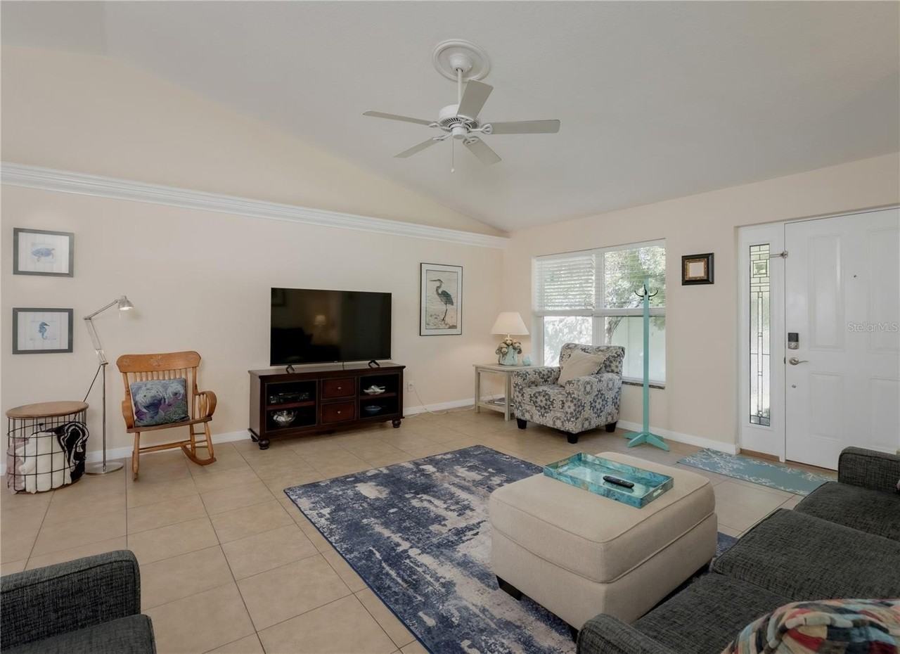 1848 N Washington Ave - Photo 4 of 22