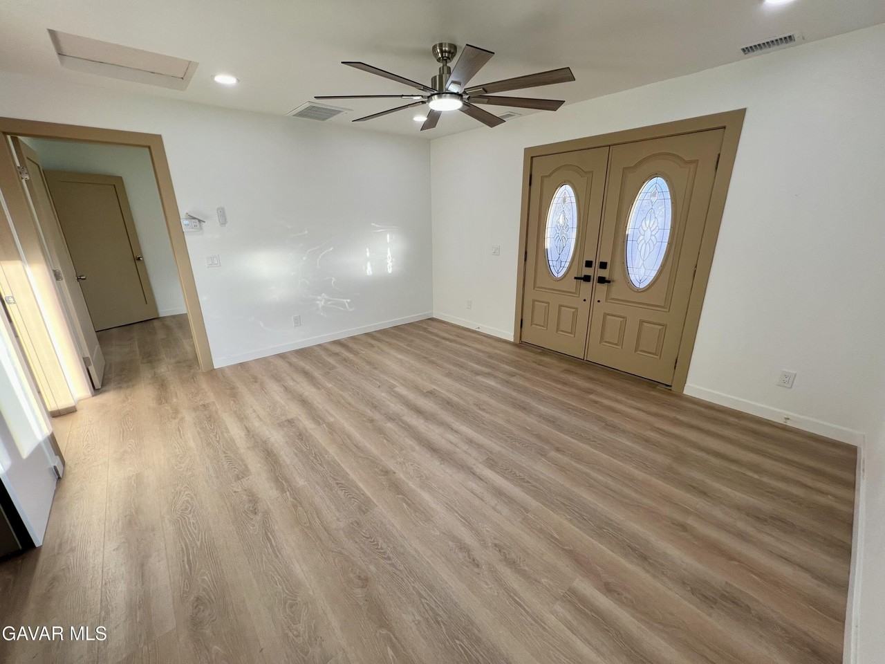 1133 Geraldine Ln #B - Photo 4 of 31