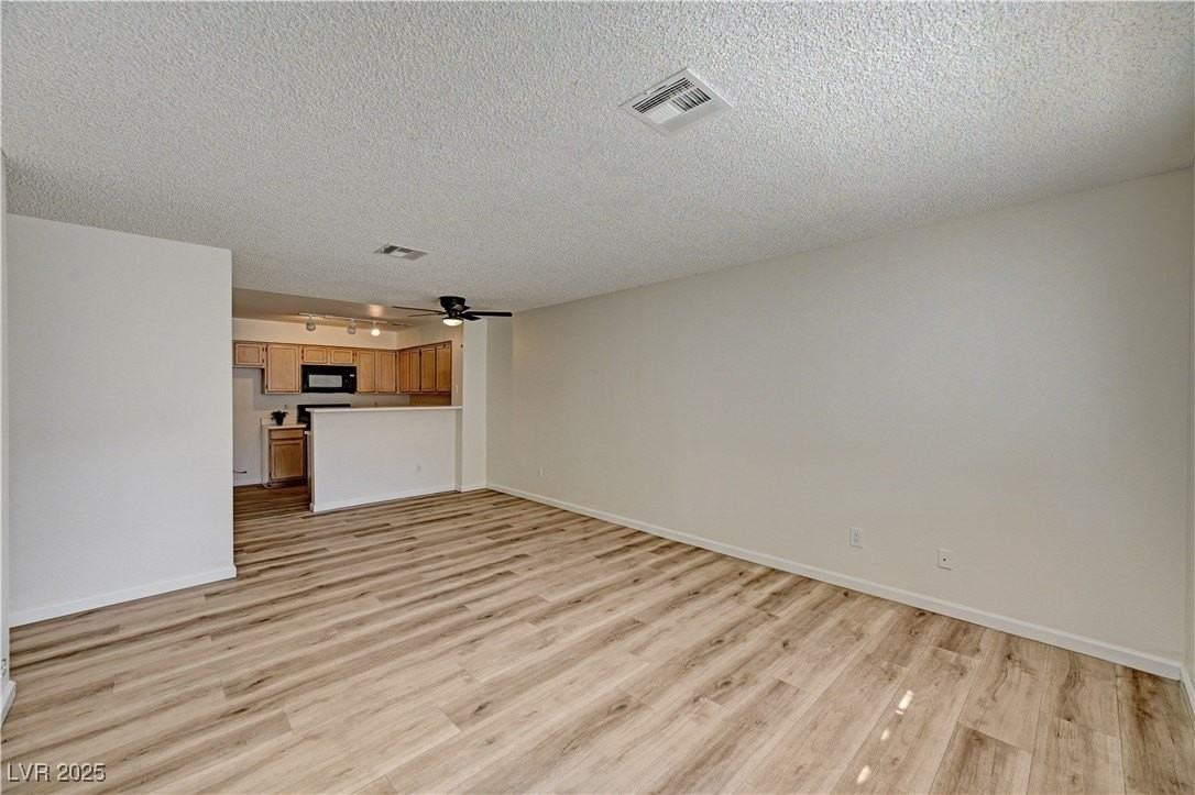 2040 Willowbury Dr #C - Photo 4 of 24