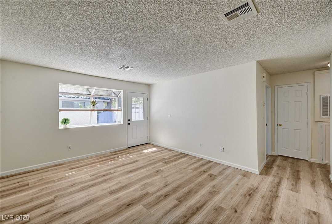 2040 Willowbury Dr #C - Photo 6 of 24