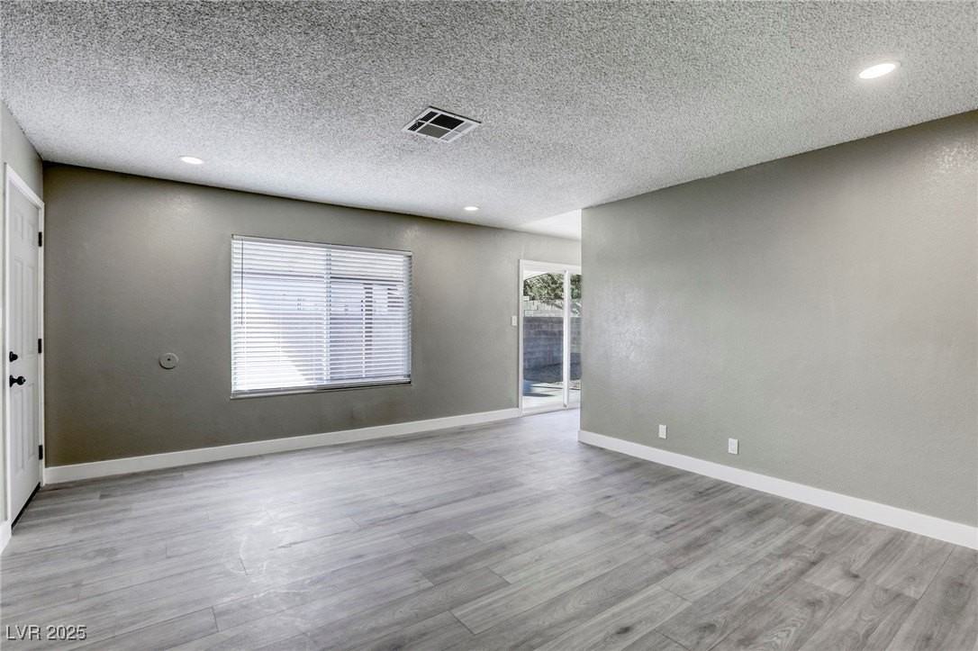 4341 Pineaire St - Photo 4 of 25