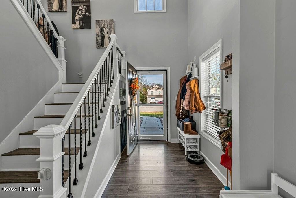 123 Katrina St - Photo 4 of 33