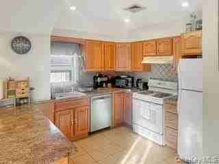 5024 193rd St - Photo 3 of 7