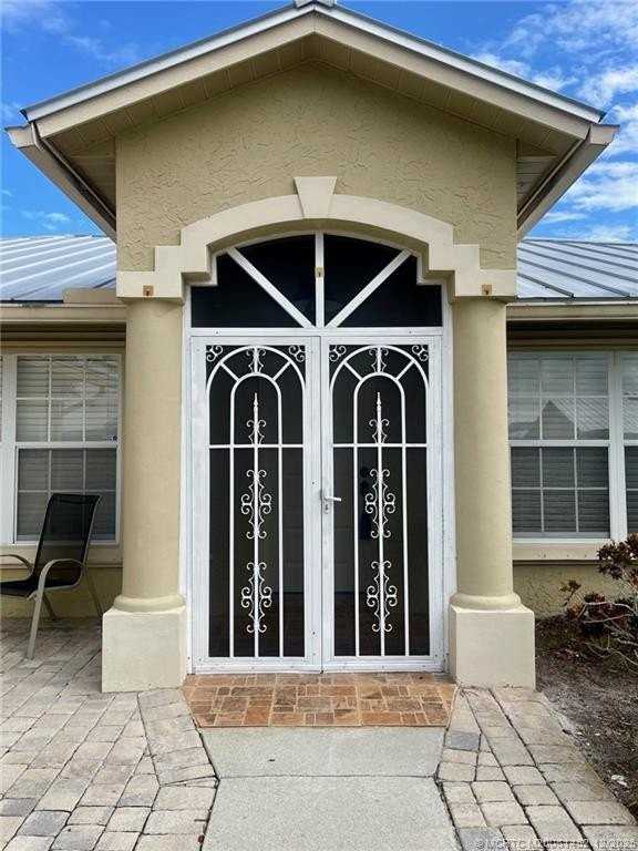 1397 Sw 24th Ln - Photo 3 of 41