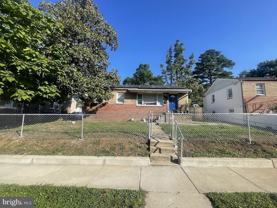 6906 Parkwood Street #C - Photo 1 of 1