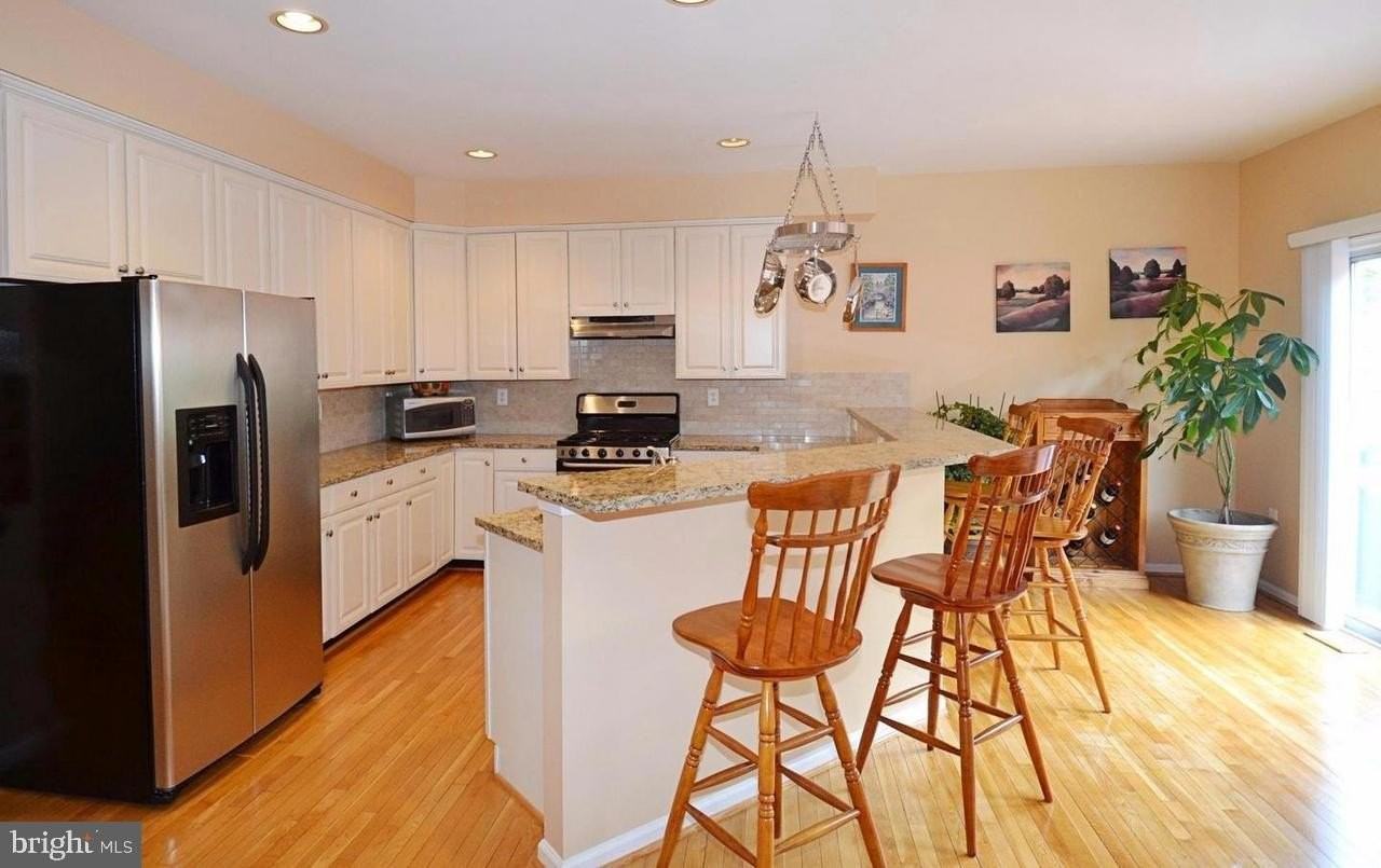 21168 Millwood Sq - Photo 4 of 13