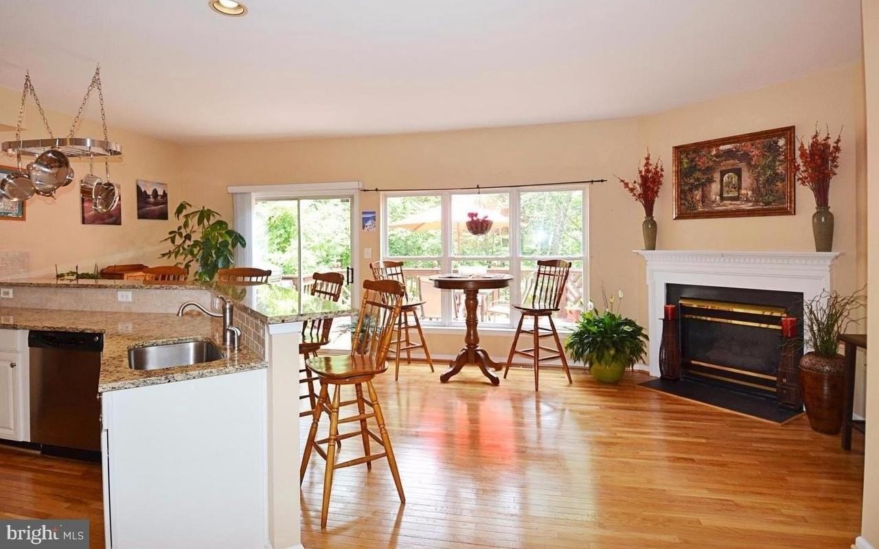 21168 Millwood Sq - Photo 5 of 13