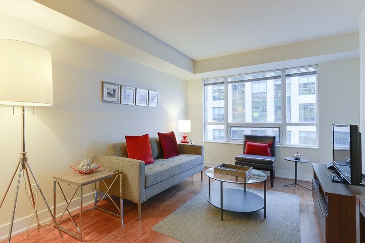 325 Front St W #1034875P - Photo 2 of 20