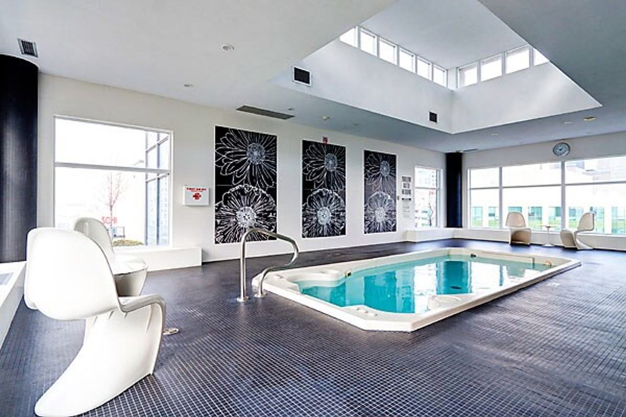 325 Front St W #1034875P - Photo 4 of 20