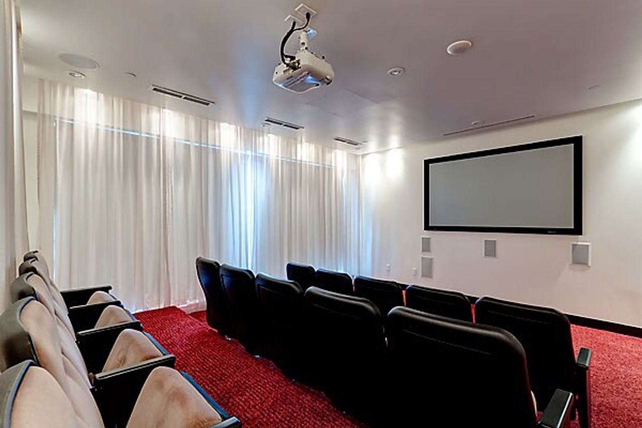 325 Front St W #1034875P - Photo 6 of 20