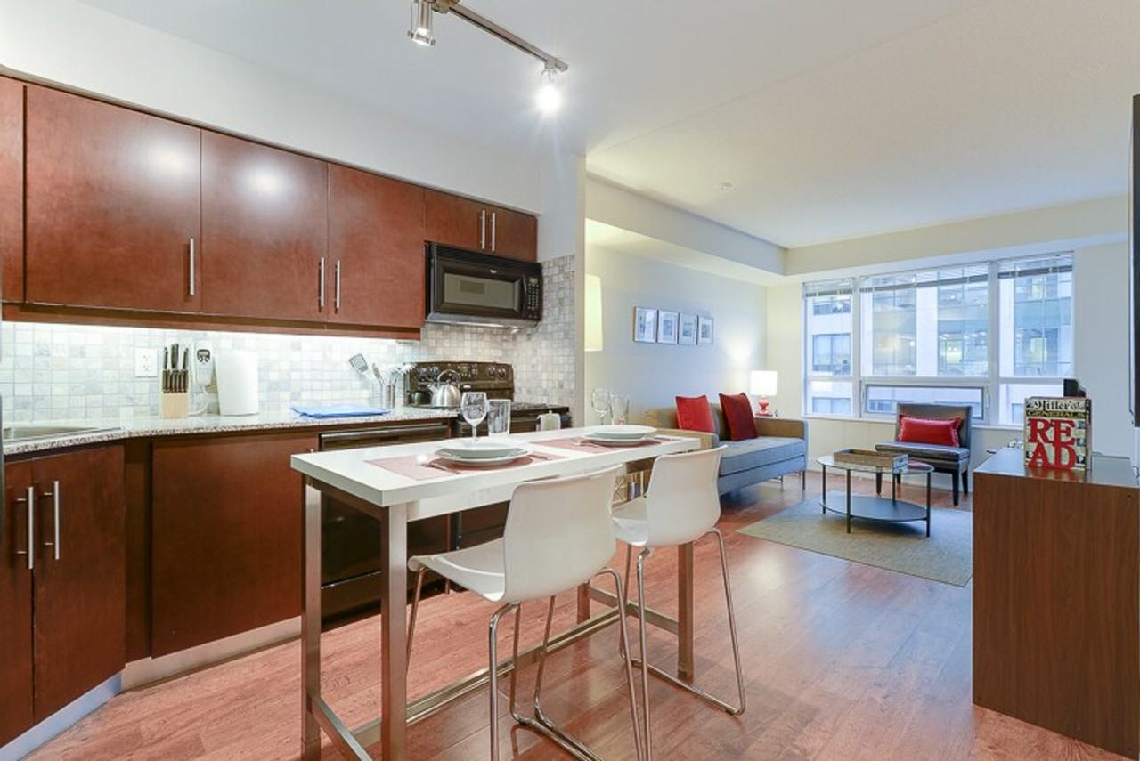 325 Front St W #1034875P - Photo 7 of 20