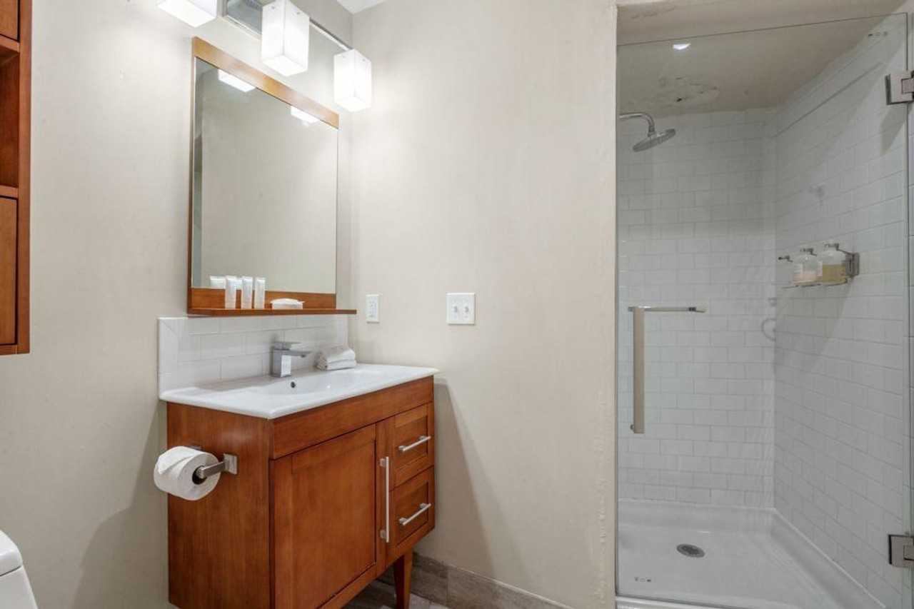 925 Common St #1267819P - Photo 7 of 16