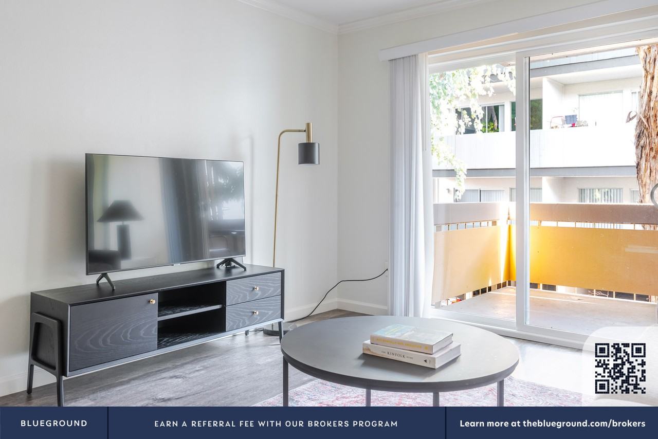 141 Wellesley Cres #2090 - Photo 5 of 37