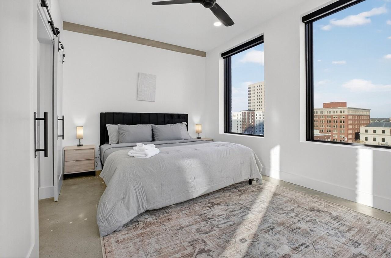 100 W 5th St #1322458P - Photo 2 of 28