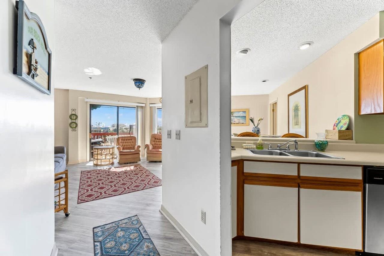 8730 Thomas Dr #1355041P - Photo 4 of 12