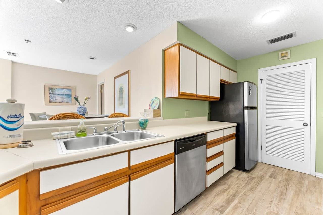 8730 Thomas Dr #1355041P - Photo 5 of 12