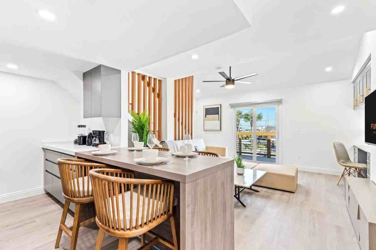 8115 Thomas Drive - Photo 2 of 40