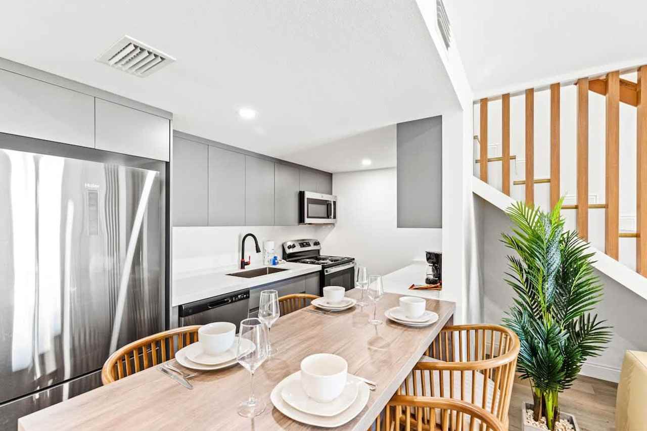 8115 Thomas Drive - Photo 3 of 40