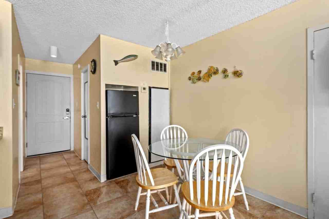 8817 S Thomas Dr #1354937P - Photo 7 of 19