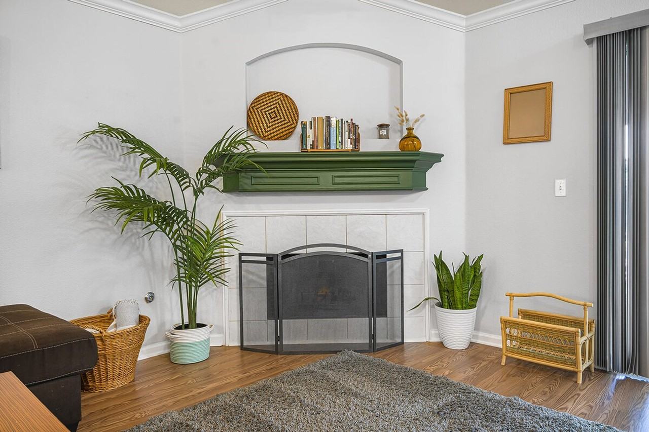 904 Melted Candle Cv #1351743P - Photo 4 of 46