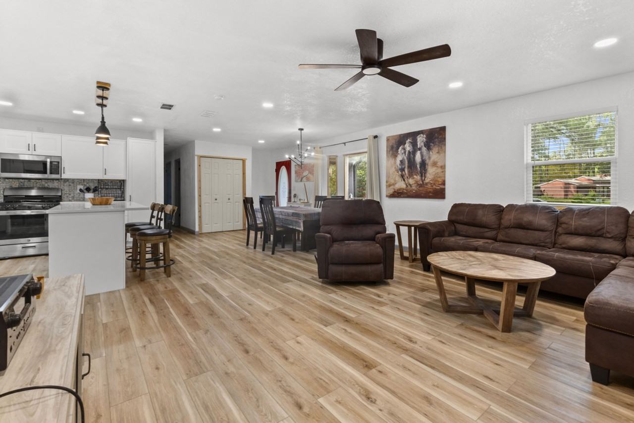 2725 Nw 44th Pl #1359125P - Photo 3 of 22