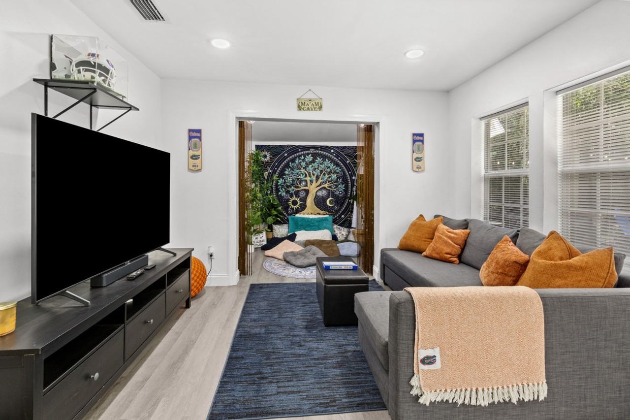 2614 Nw 8th St #1359124P - Photo 3 of 41