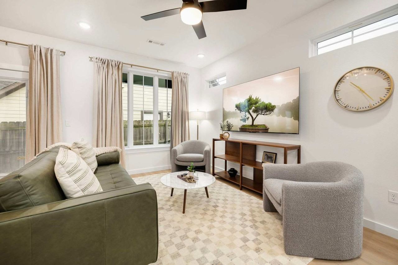 738 N 5th St #1359770P - Photo 3 of 20